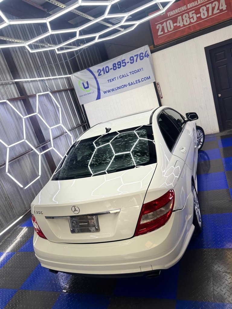 Used 2009 Mercedes-Benz C 300 Sedan image 27