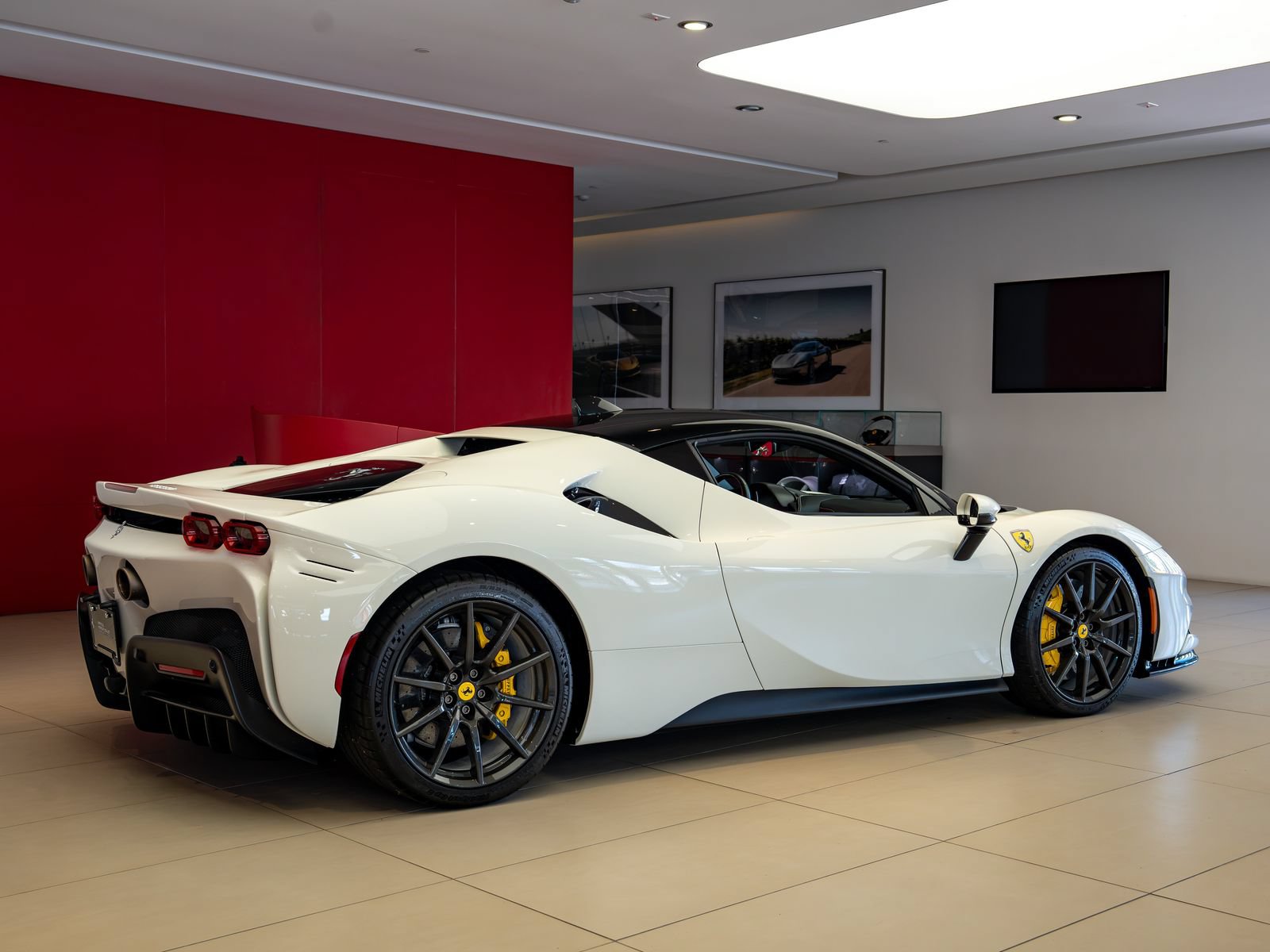 Used 2021 Ferrari SF90 Stradale AWD/4WD image 6