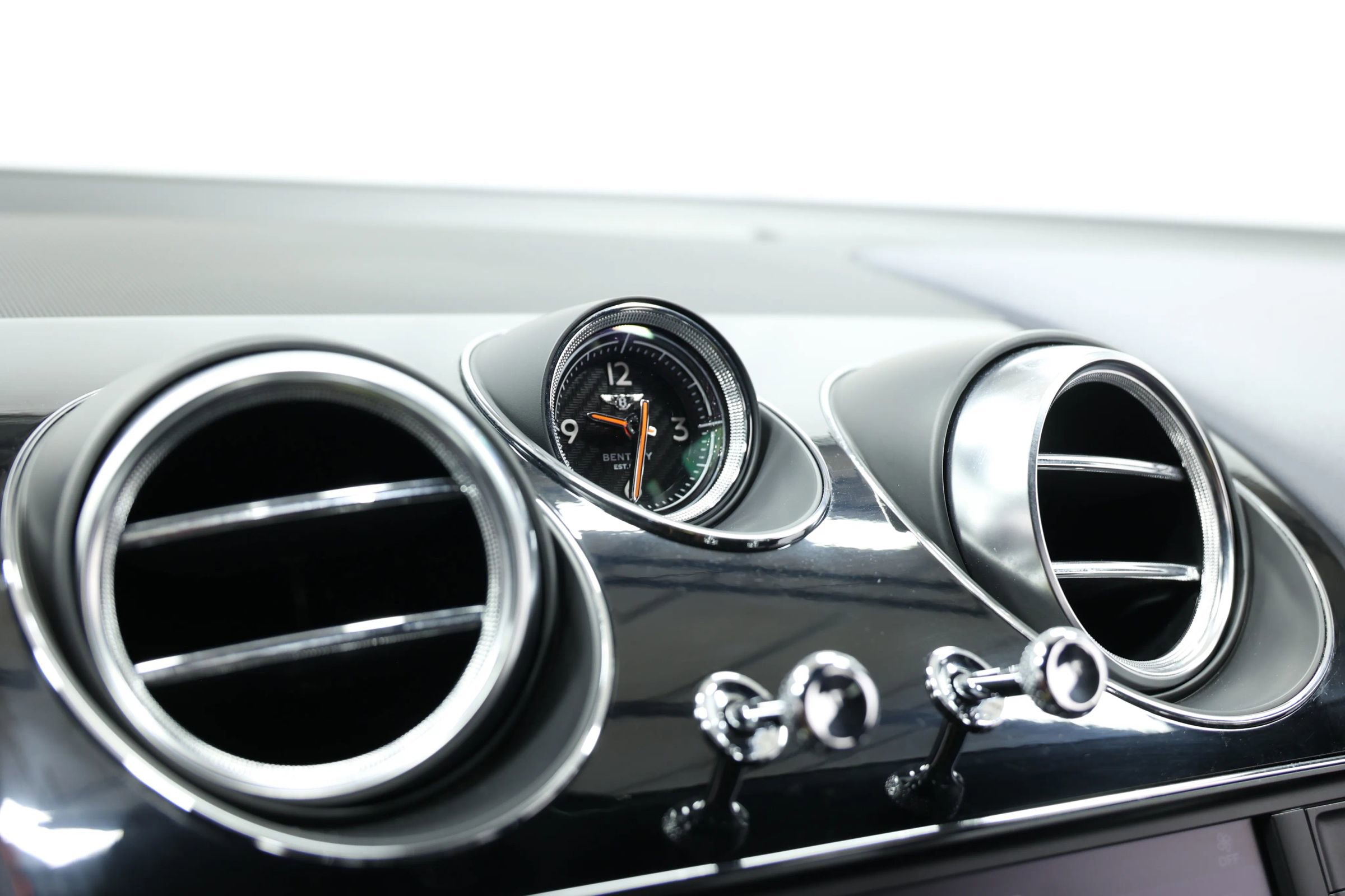 Used 2019 Bentley Bentayga AWD/4WD image 33