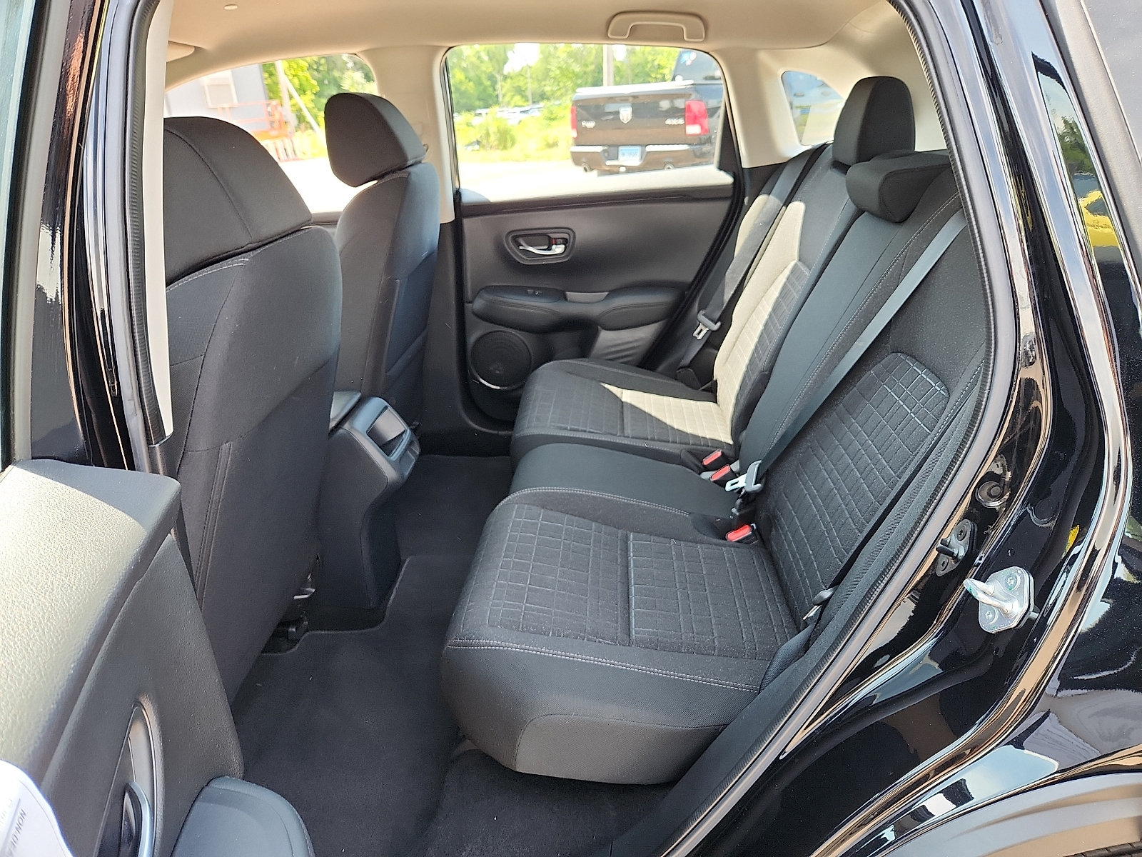 Used 2024 Honda HR-V LX image 11