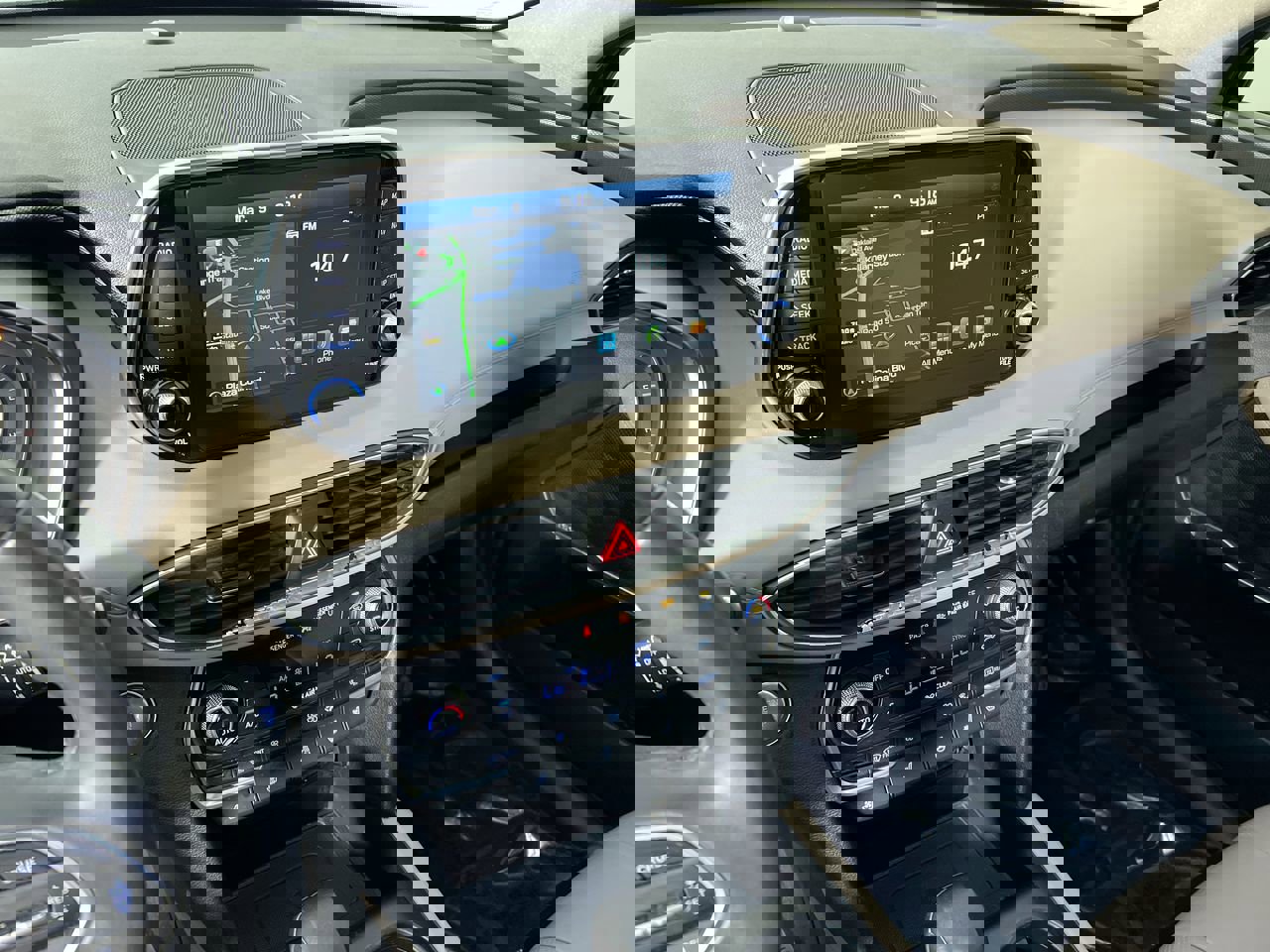 Used 2019 Hyundai Santa Fe FWD image 25