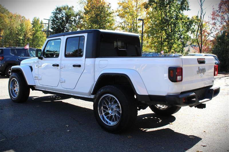 Used 2022 Jeep Gladiator Overland w/ Popular Equipment Package image 3