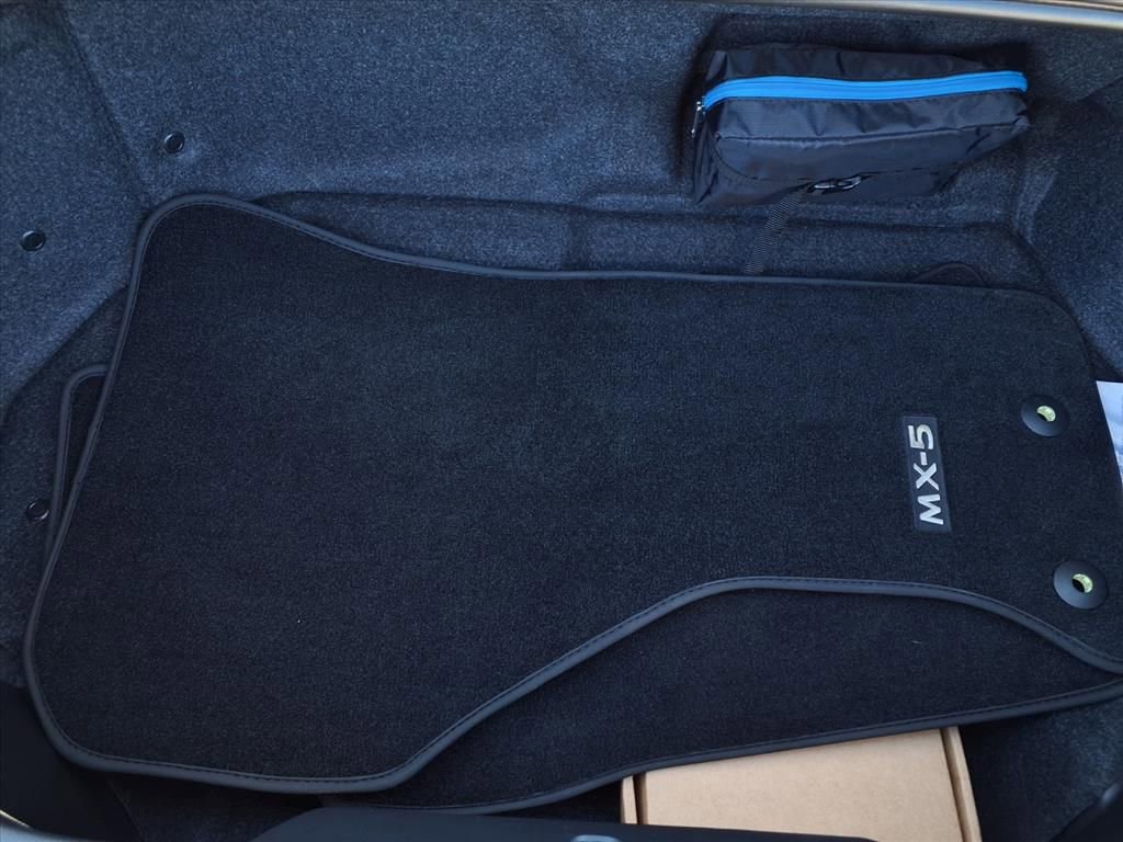 Certified 2024 MAZDA MX-5 Miata Club w/ Appearance Package image 8