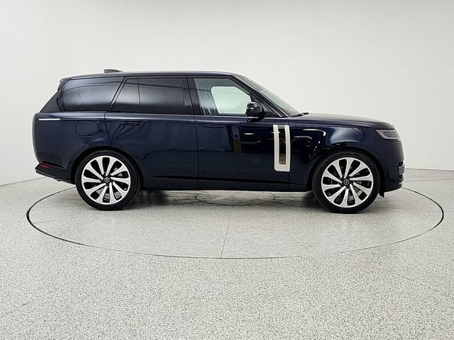 Certified 2025 Land Rover Range Rover SV AWD/4WD image 4