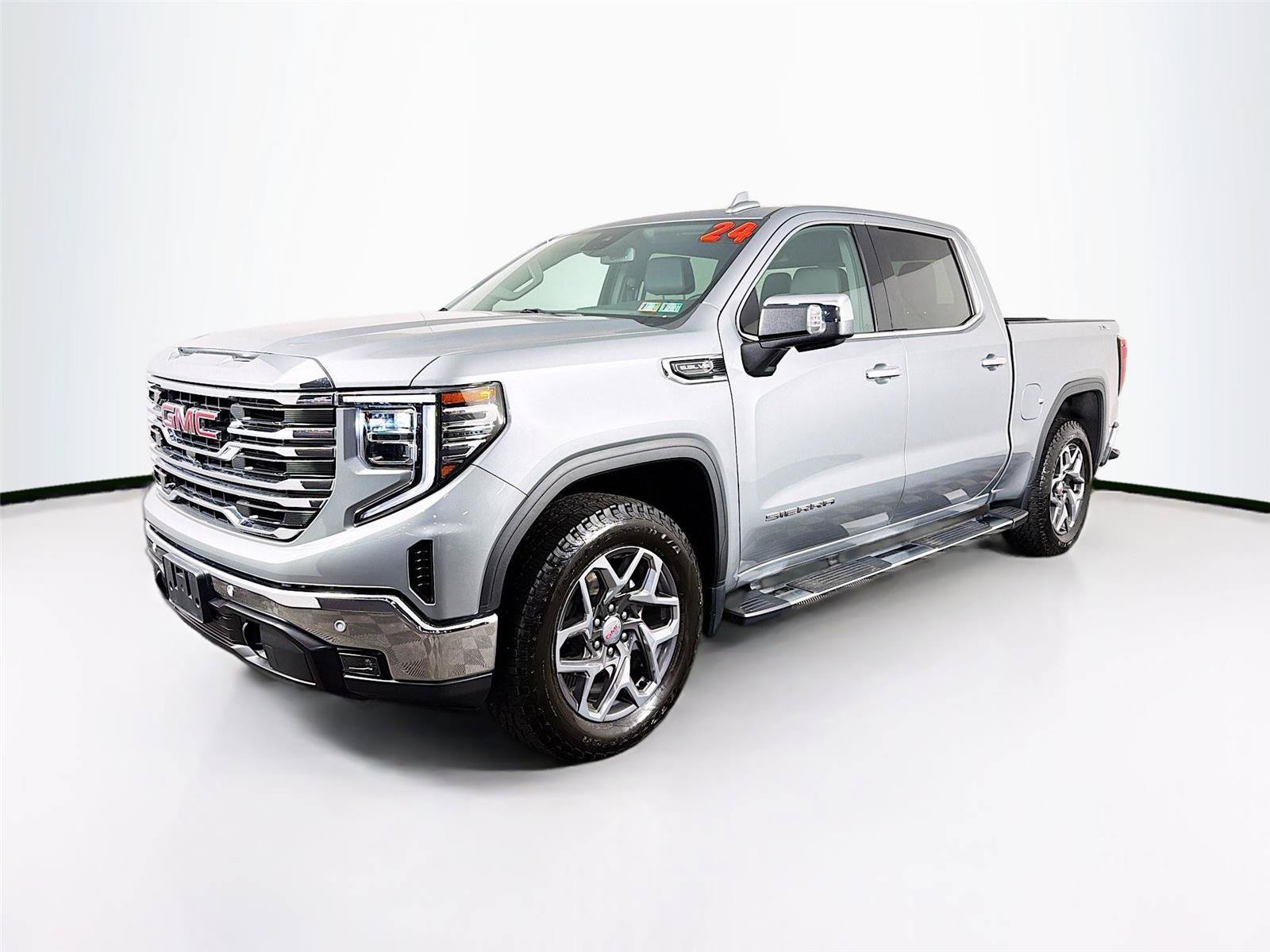 Used 2024 GMC Sierra 1500 SLT w/ SLT Premium Plus Package AWD/4WD image 7