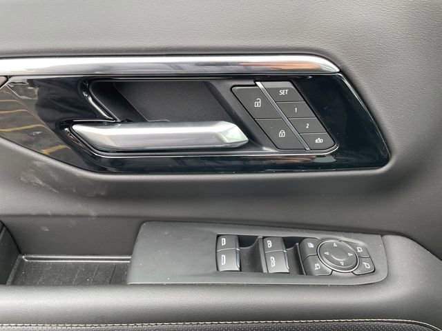 New 2025 Chevrolet Suburban Premier image 12