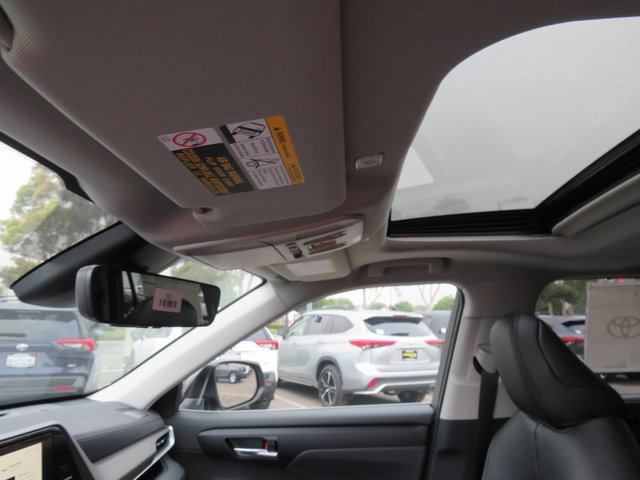 New 2026 Toyota Highlander XLE image 39