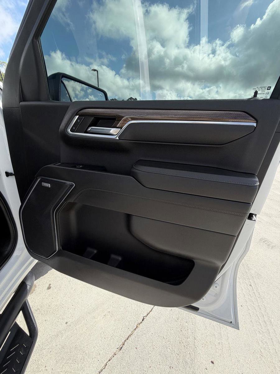 Used 2022 Chevrolet Silverado 1500 LT Trail Boss w/ LT Trail Boss Premium Package image 18