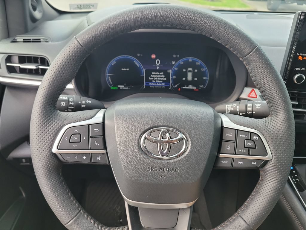 Certified 2026 Toyota Sienna Platinum AWD/4WD image 8