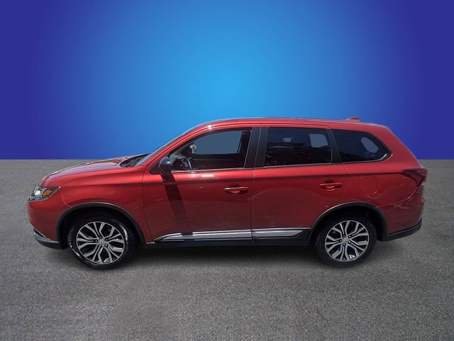 Used 2017 Mitsubishi Outlander ES image 2