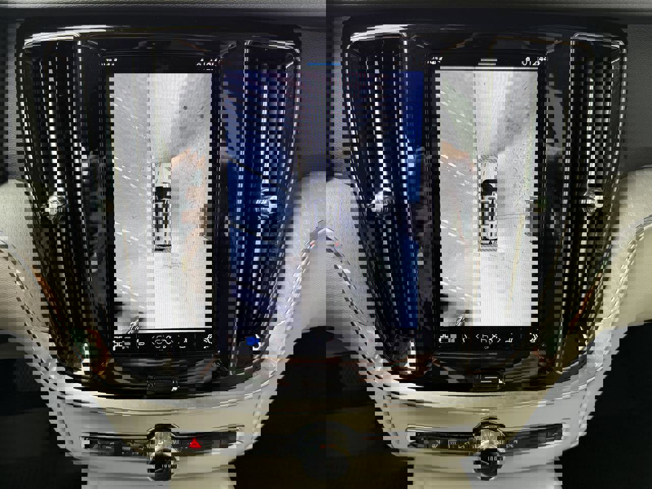 Used 2024 Volvo V60 B5 Cross Country Plus image 16