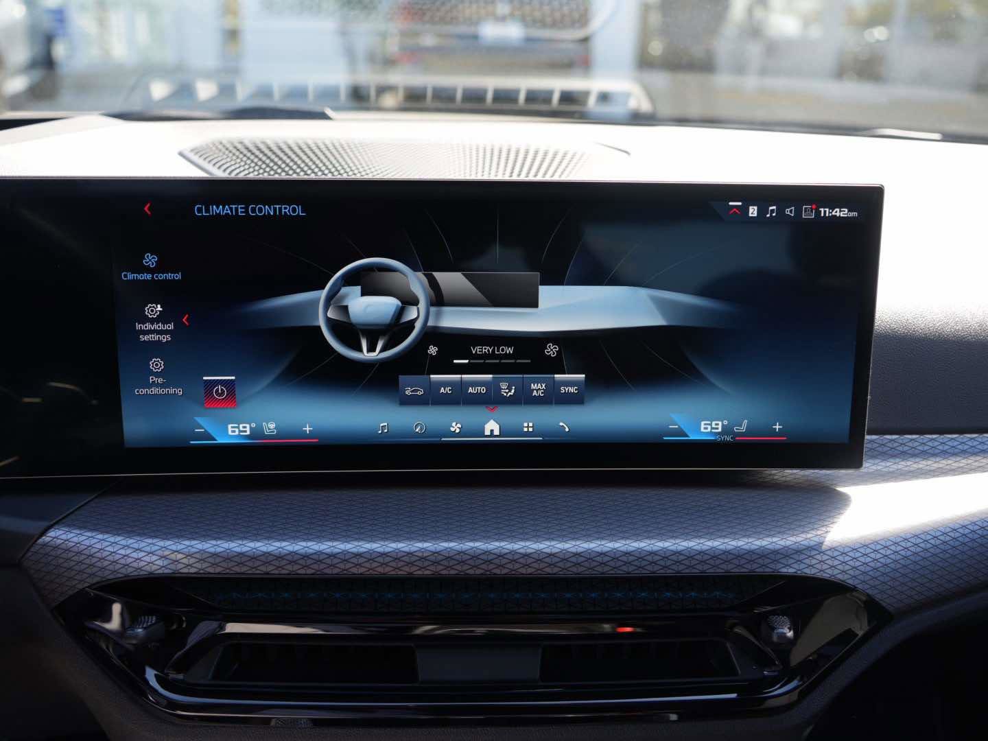 Used 2025 BMW M340i Sedan image 19