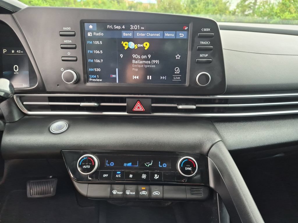 Used 2023 Hyundai Elantra SEL FWD image 34