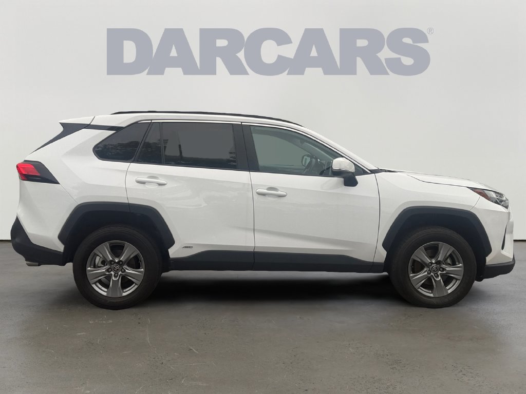 Used 2025 Toyota RAV4 XLE AWD/4WD image 8