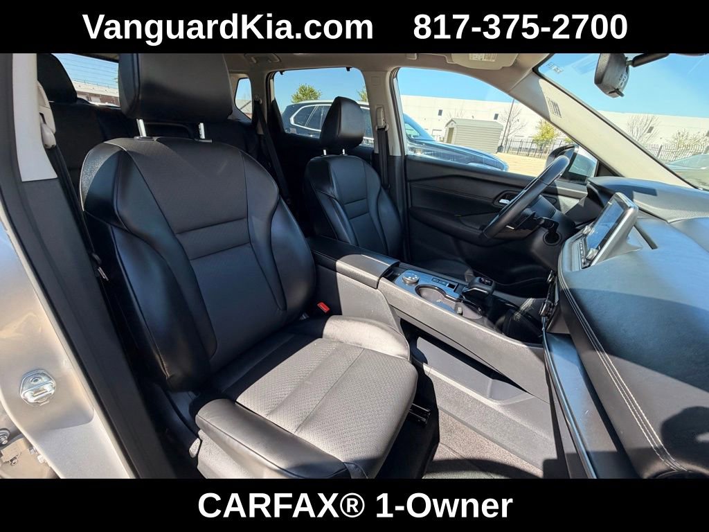 Used 2024 Nissan Rogue SV w/ SV Premium Package image 26