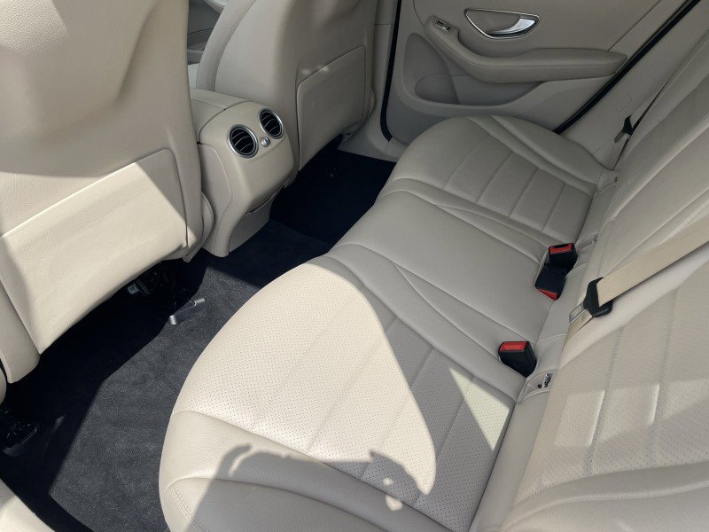 Used 2019 Mercedes-Benz GLC 350e 4MATIC w/ Premium Package image 12