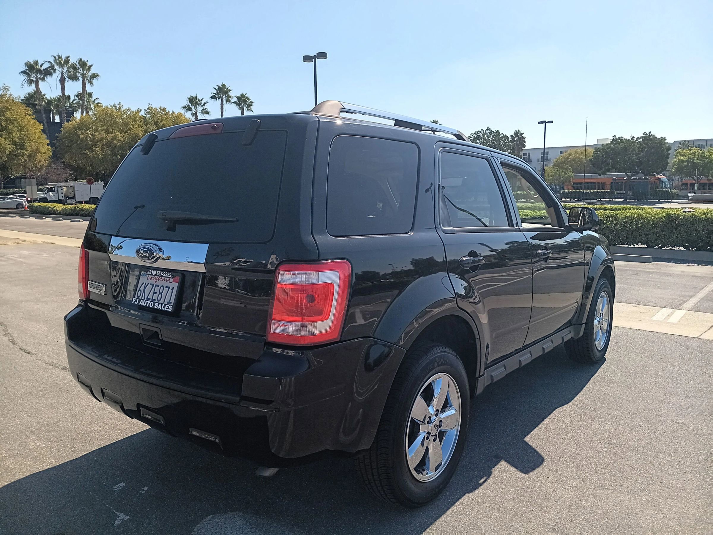 Used 2010 Ford Escape Limited image 7