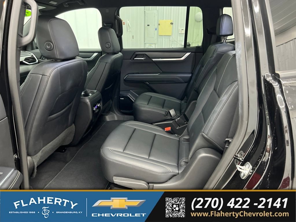 Used 2026 GMC Acadia Elevation w/ Elevation Premium Package FWD image 11