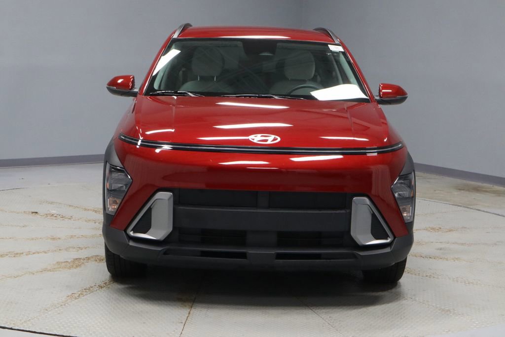 Used 2025 Hyundai Kona SEL FWD image 4