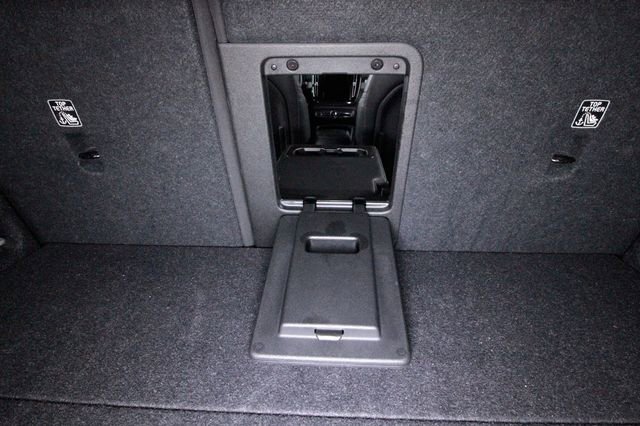 Certified 2025 Volvo XC40 B5 Core w/ Climate Package AWD/4WD image 34