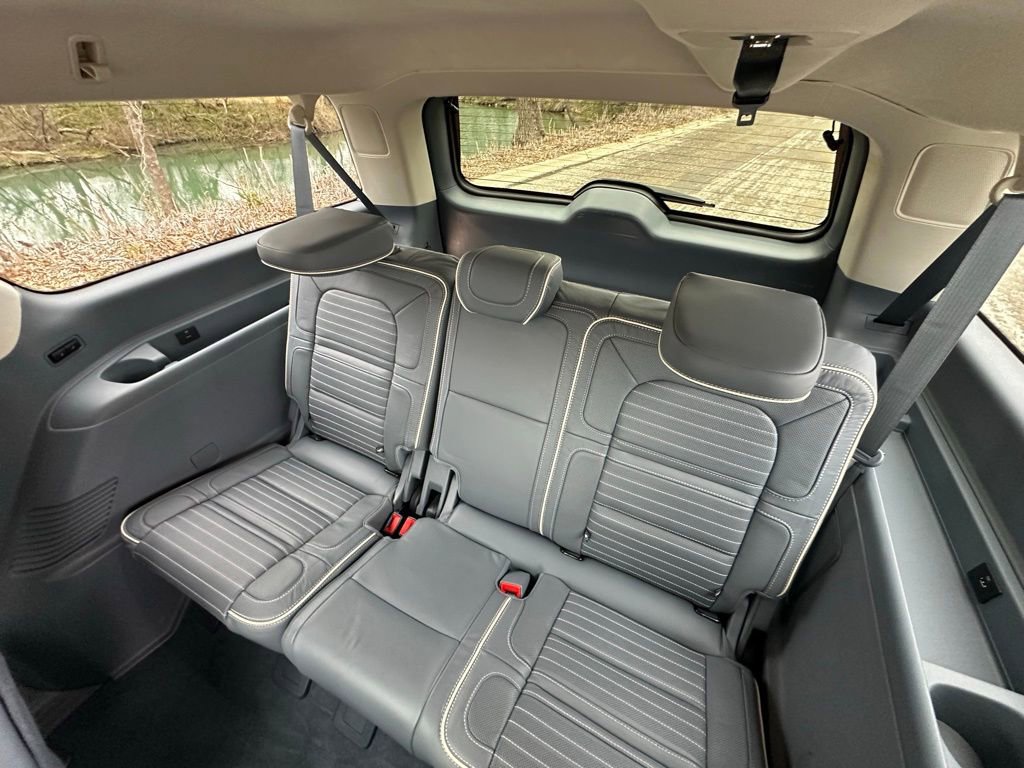 Used 2024 Lincoln Navigator L Black Label image 24