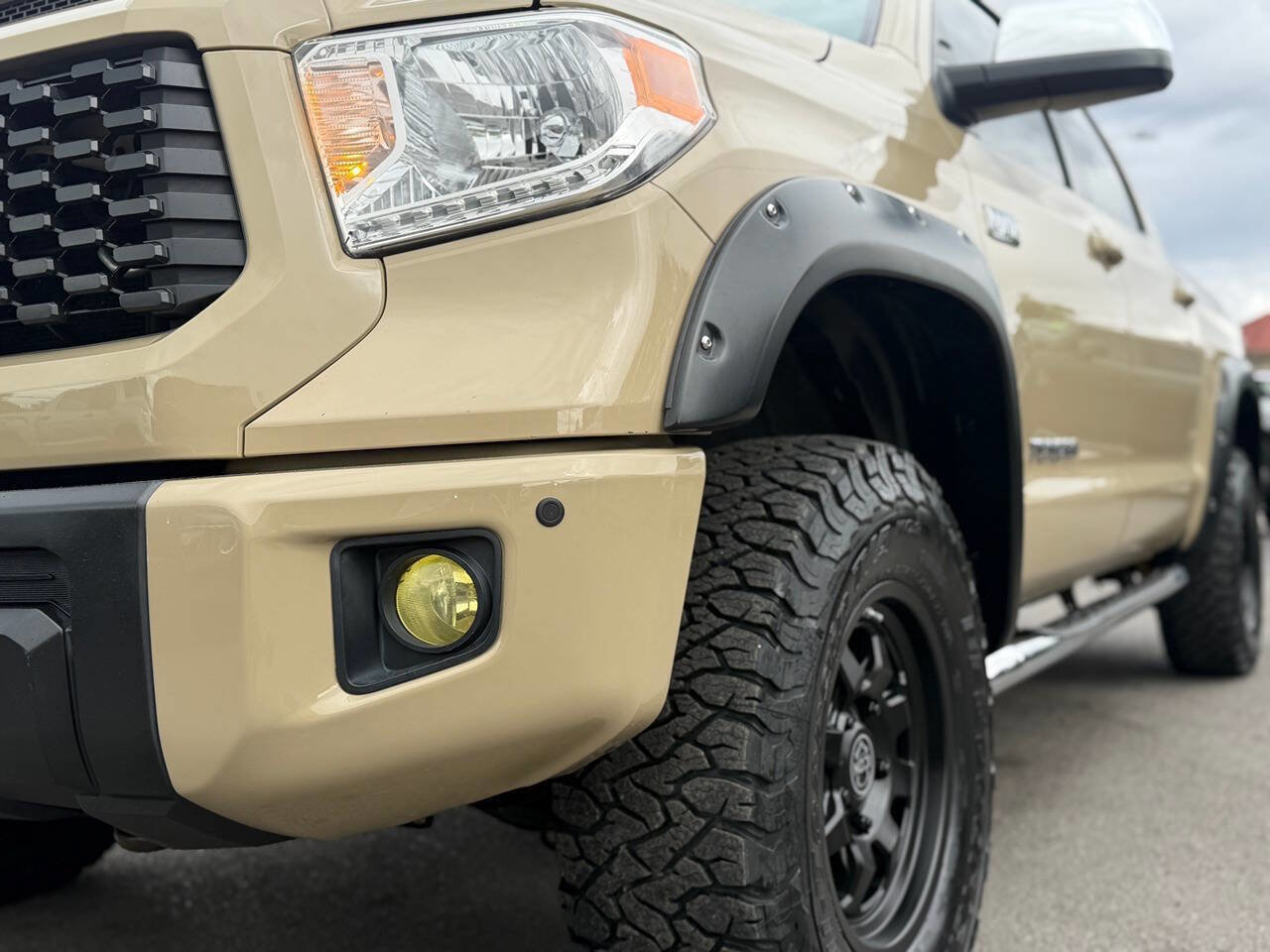 Used 2017 Toyota Tundra Limited w/ Limited Premium Package AWD/4WD image 29