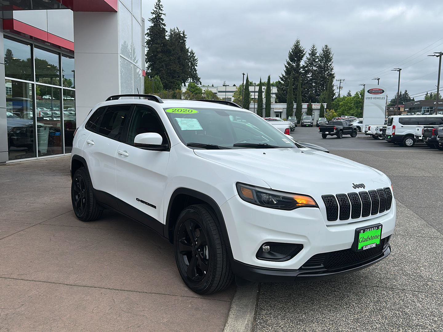 Used 2020 Jeep Cherokee Latitude Plus w/ Cold Weather Group AWD/4WD image 6