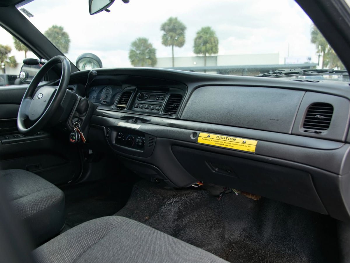 Used 2005 Ford Crown Victoria Police Interceptor RWD image 12
