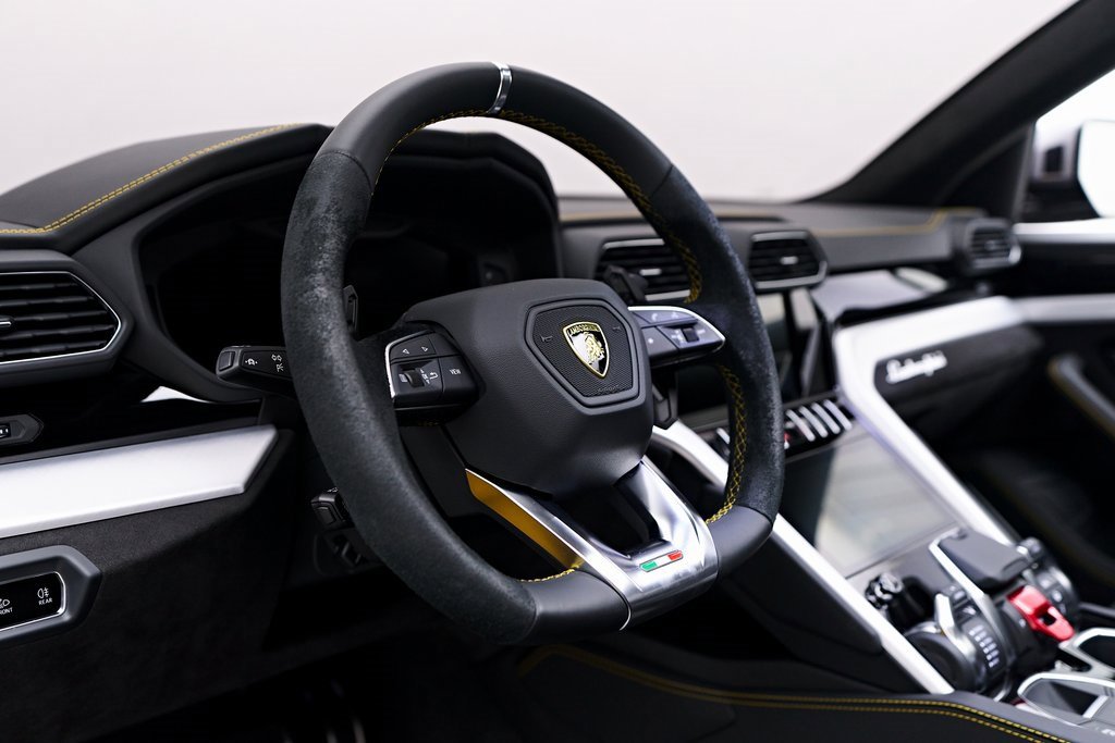 Used 2021 Lamborghini Urus image 42