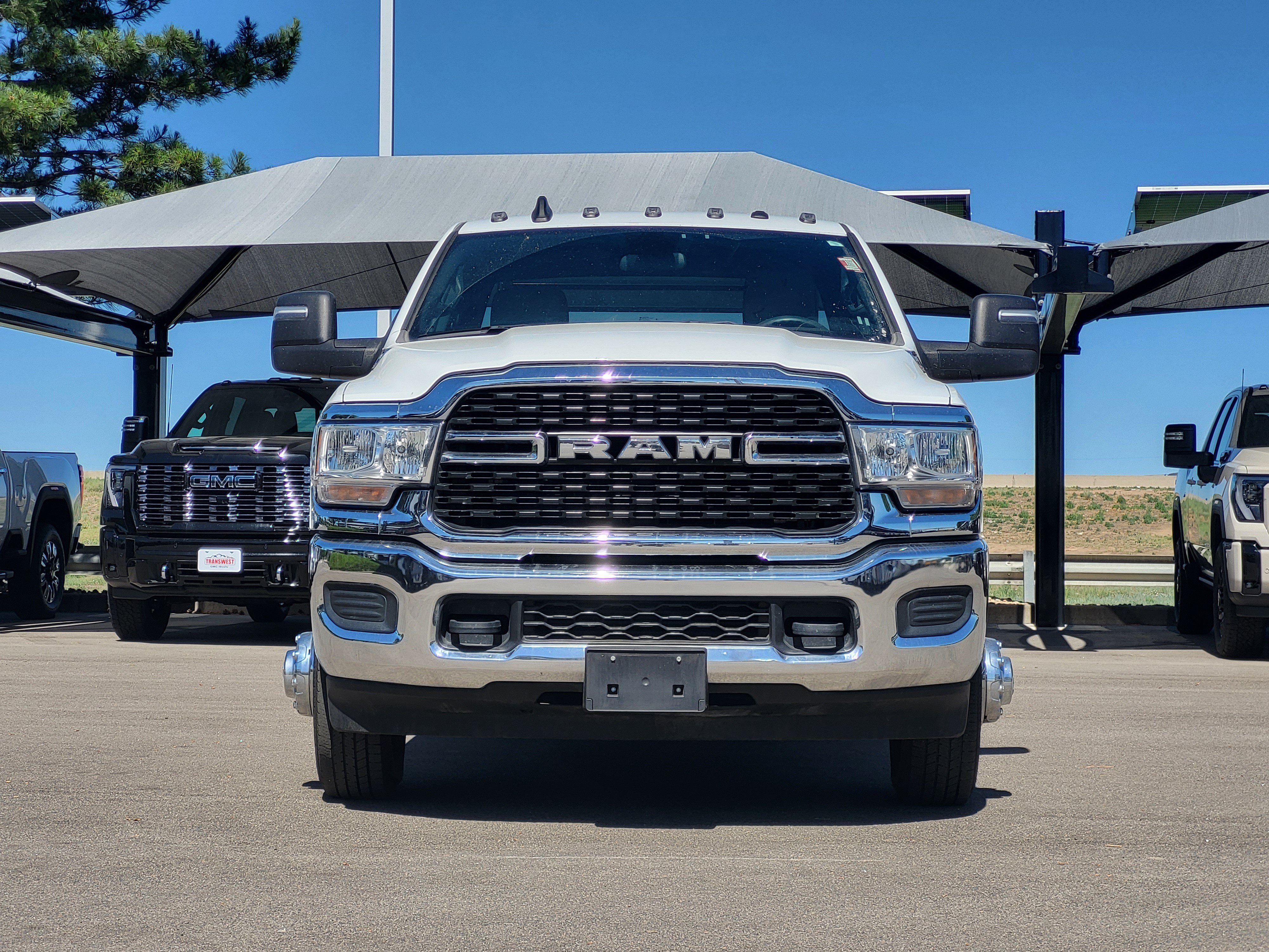 Used 2024 RAM 3500 SLT w/ Quick Order Package 2YG SLT AWD/4WD image 2