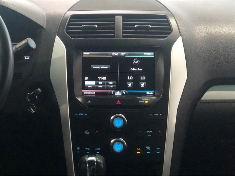 Used 2015 Ford Explorer XLT w/ Equipment Group 202A FWD image 12