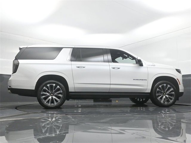 New 2025 Chevrolet Suburban High Country image 32