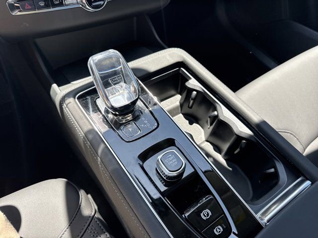 New 2025 Volvo XC90 B6 Plus w/ Protection Package Premier image 23