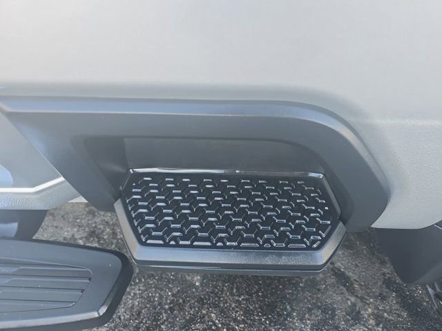 Used 2020 Chevrolet Silverado 2500 LTZ w/ LTZ Convenience Package image 13