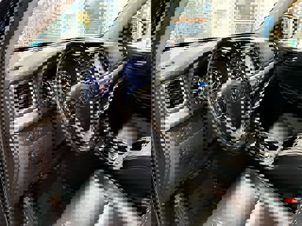 Used 2019 Toyota Highlander XLE image 10