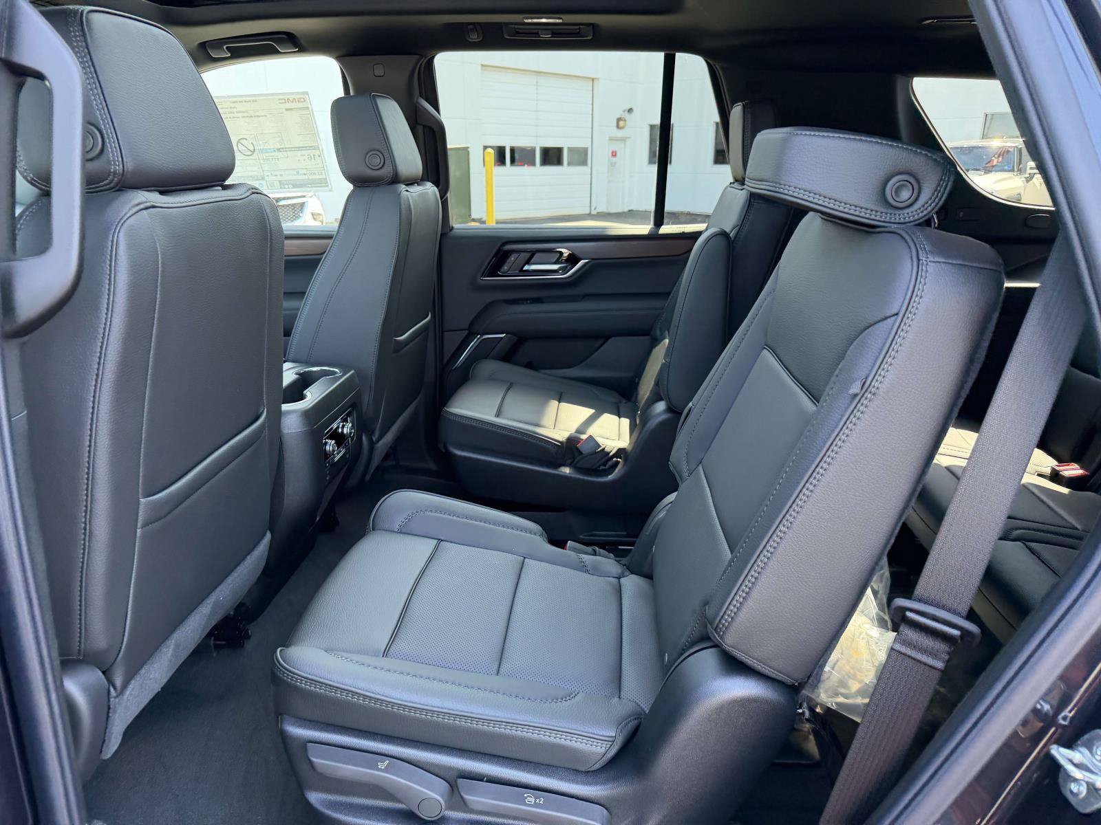 New 2026 GMC Yukon Denali w/ Sun & Power Step Package AWD/4WD image 9