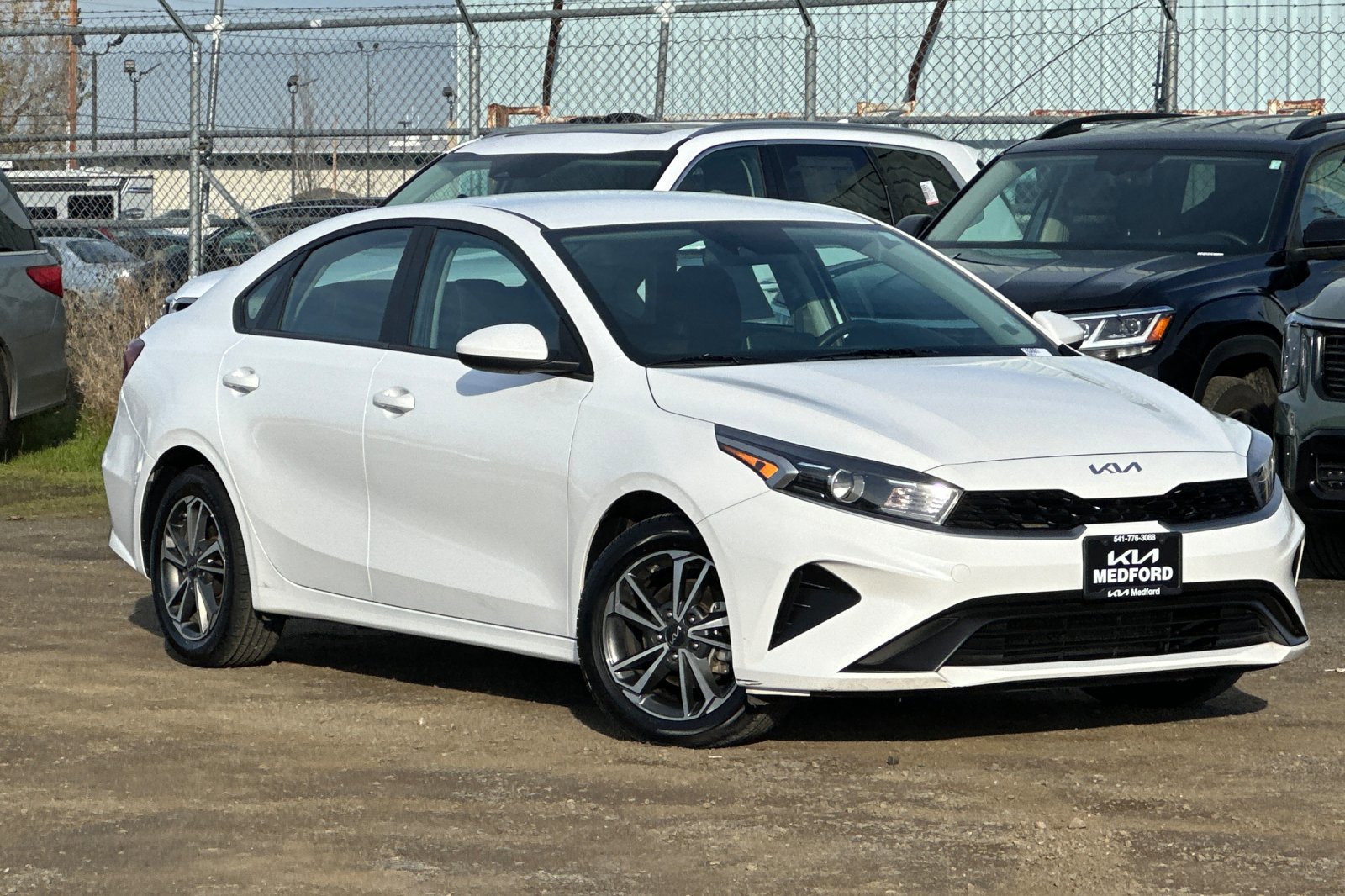 Used 2023 Kia Forte LXS image 2