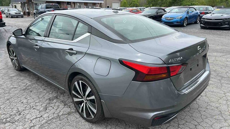 Used 2022 Nissan Altima 2.5 SR FWD image 6
