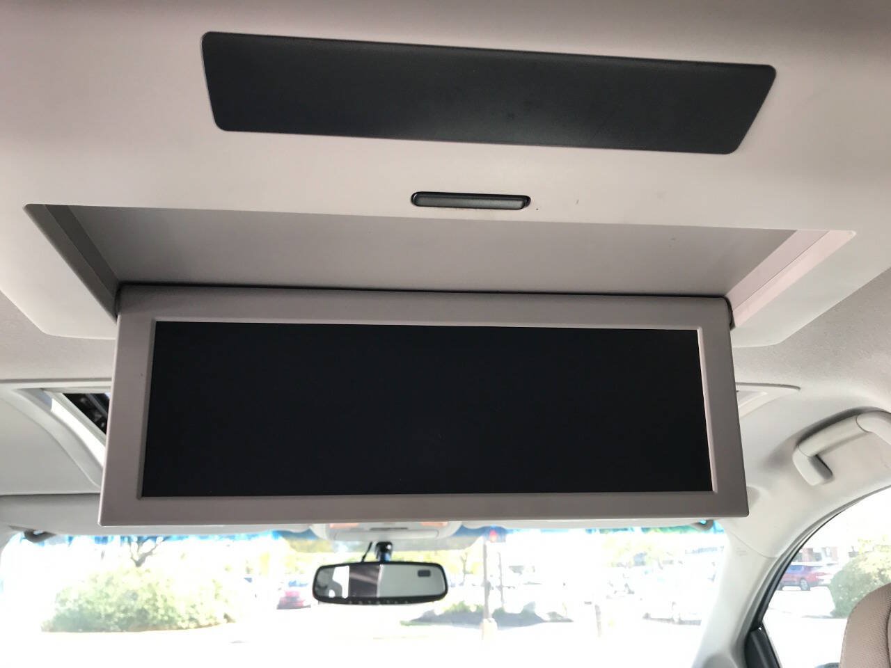 Used 2011 Toyota Sienna XLE w/ Entertainment Pkg FWD image 14