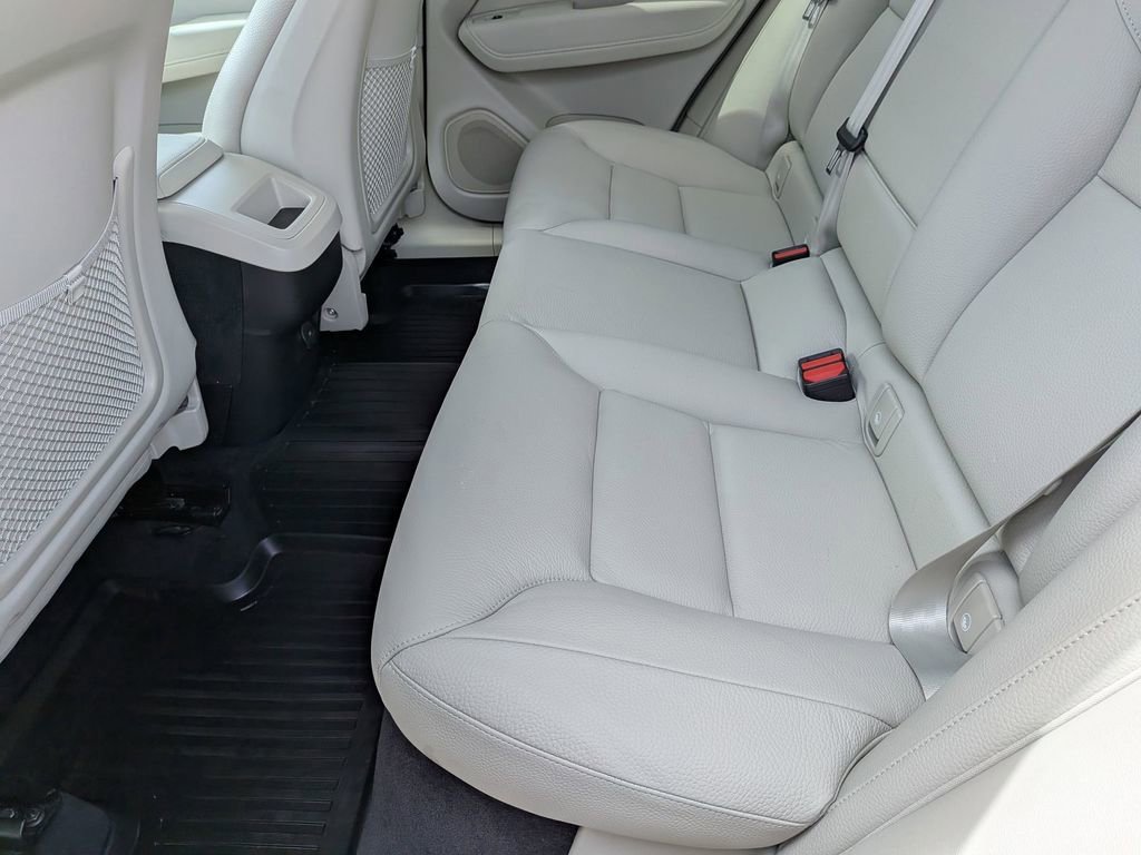 Used 2022 Volvo XC60 B5 Momentum w/ Advanced Package AWD/4WD image 22