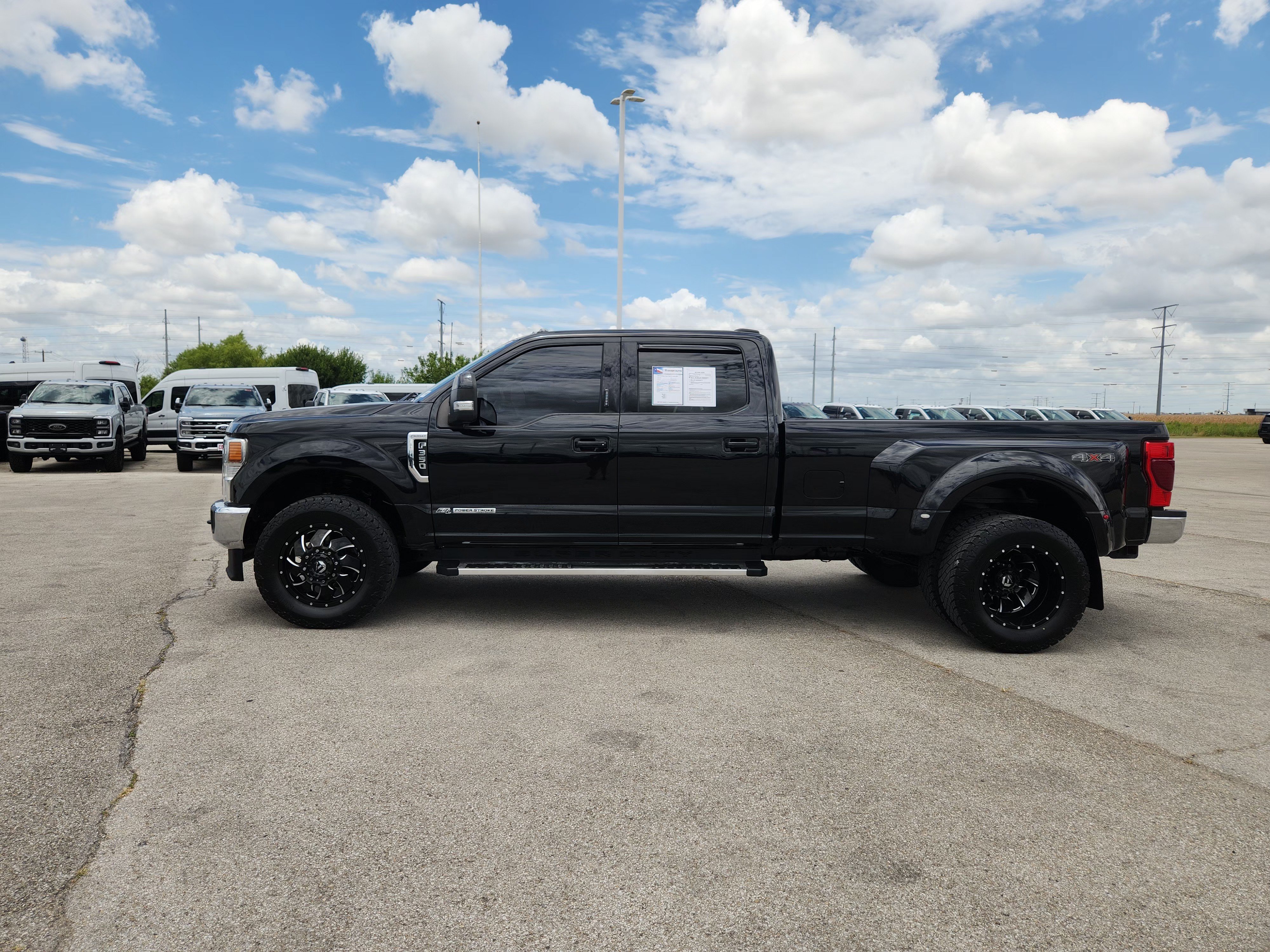 Used 2022 Ford F350 Lariat AWD/4WD image 4
