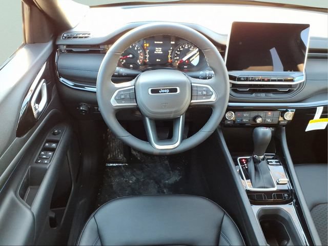 New 2026 Jeep Compass Latitude AWD/4WD image 12