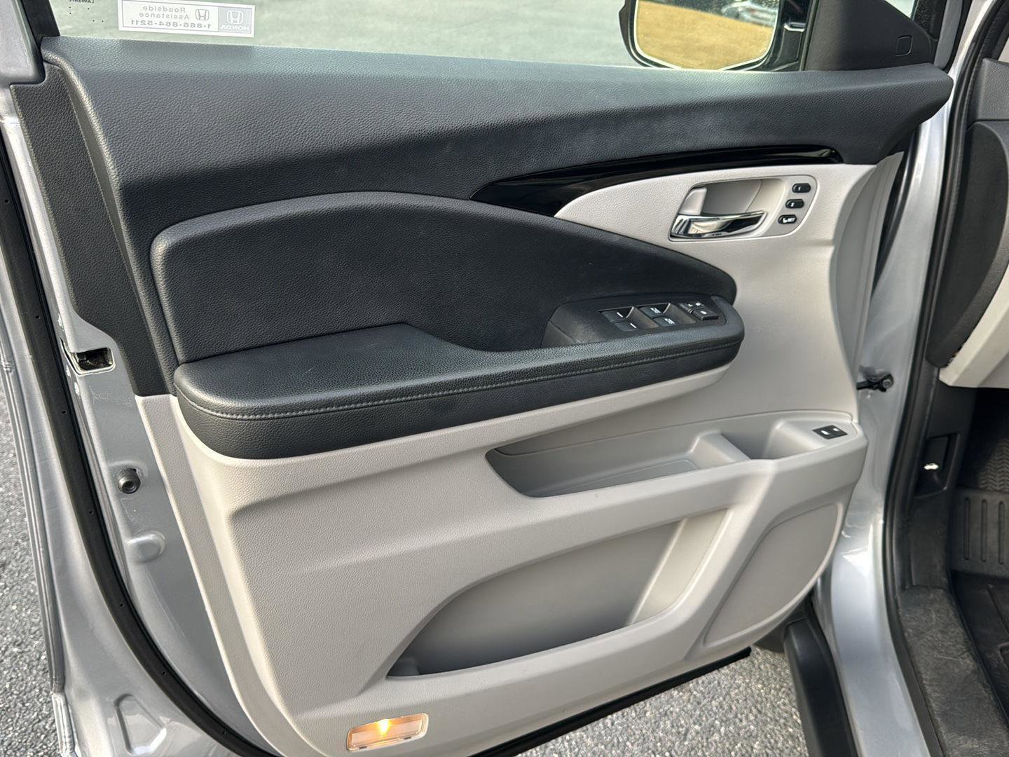 Used 2021 Honda Pilot Elite image 14