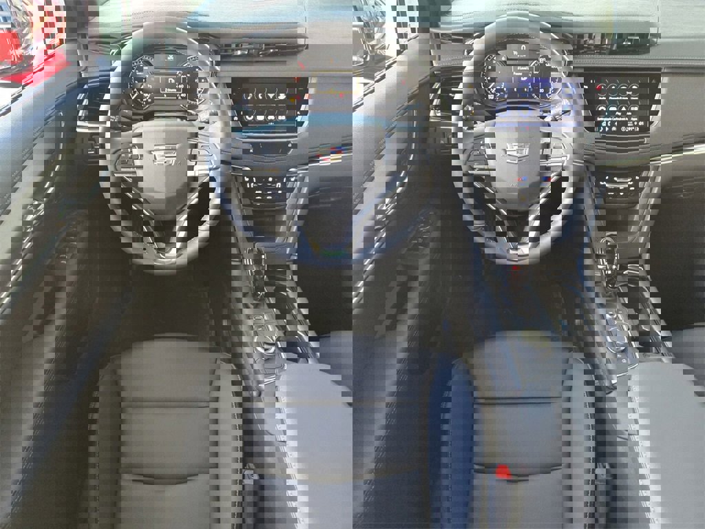 New 2025 Cadillac XT6 Luxury image 17