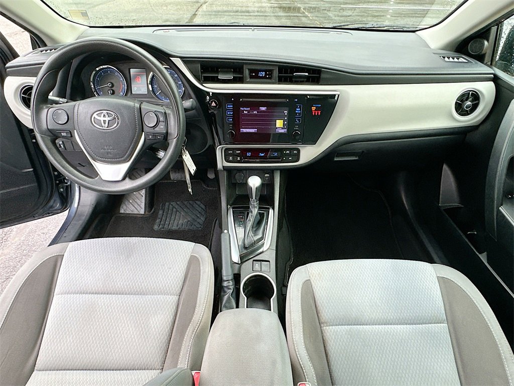 Used 2018 Toyota Corolla L image 3