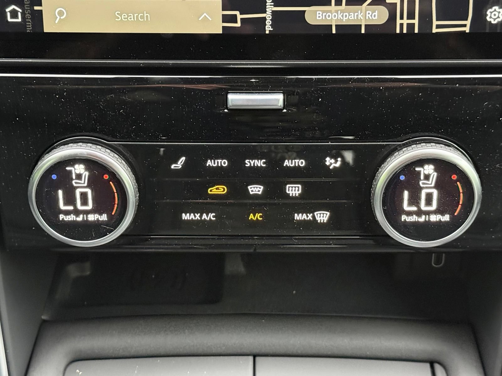 New 2026 Land Rover Discovery S AWD/4WD image 30