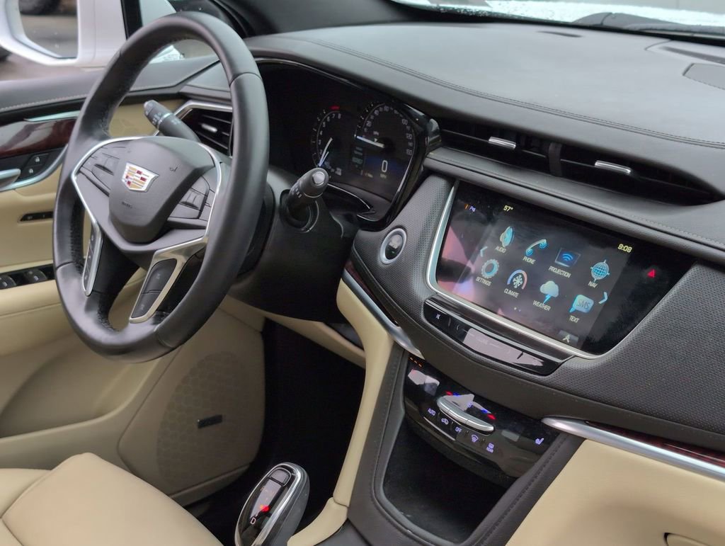 Used 2018 Cadillac XT5 Luxury w/ Driver Awareness Package image 32