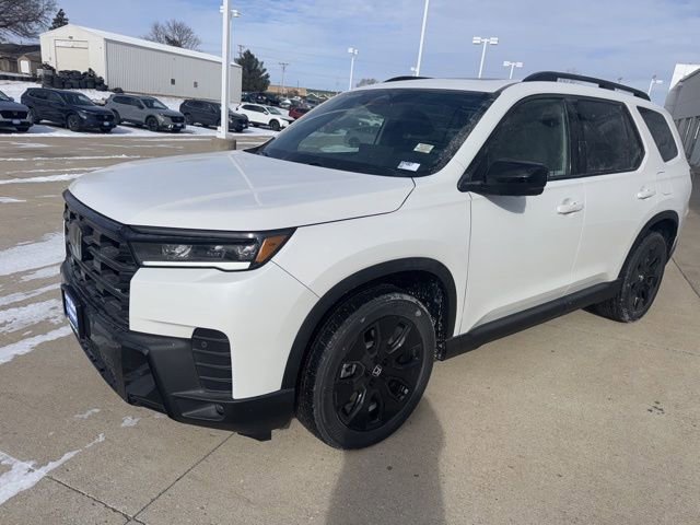 New 2026 Honda Pilot Black Edition image 4