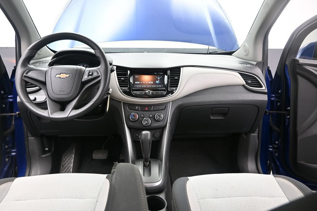 Used 2017 Chevrolet Trax LS FWD image 31