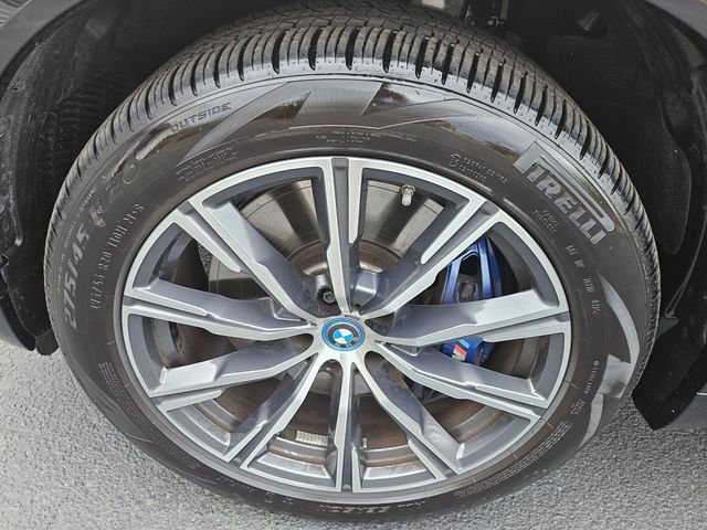 Certified 2025 BMW X5 xDrive50e w/ Executive Package image 23